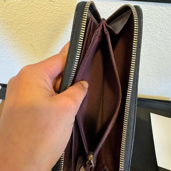 CONSIGNED Chanel Zip around Wallet - Picture 3 of 13